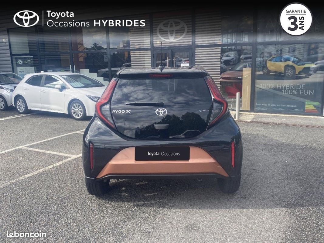 Toyota Aygo X 116h Graphic (image 4)