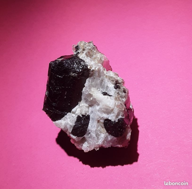 TOURMALINE SCHORL - Piana Como, Italie - 34 mm - (image 1)