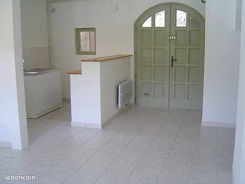 Appartement 3 pièces 70 m² · à Saint-Floret · 70 m² · 490 €