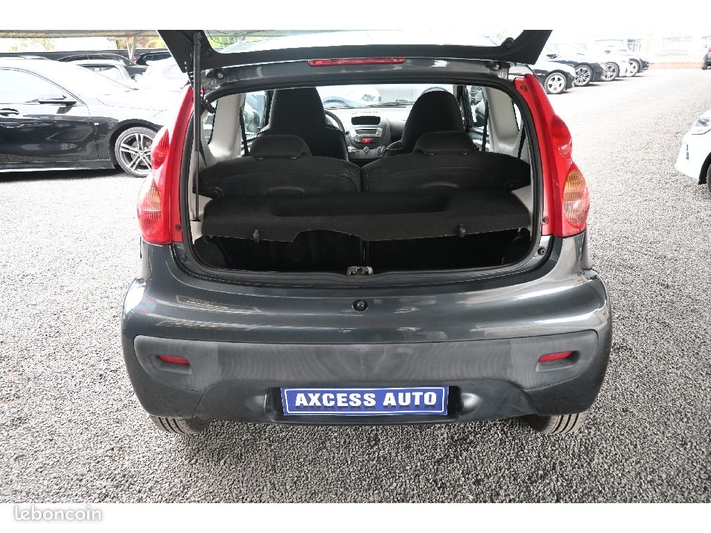Peugeot 107 1.0e 12V 68ch BLUE LION Trendy (image 3)