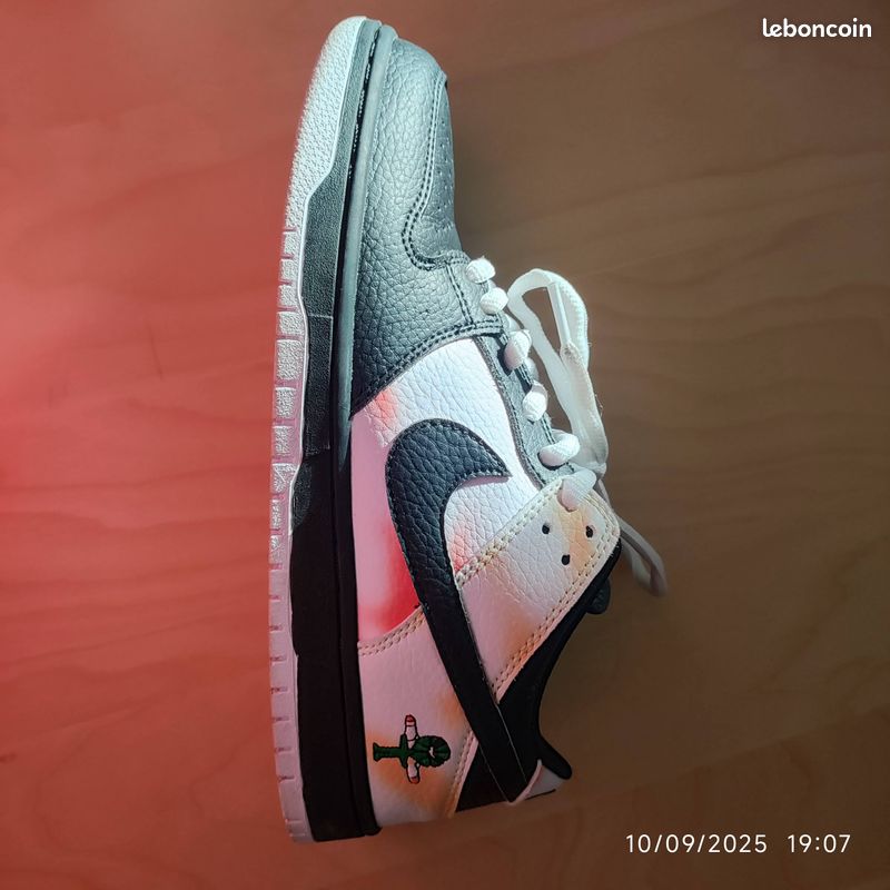 Nike Taille Chaussure Us Nike Dunk SB – Taille 41 (US 8) – Portées