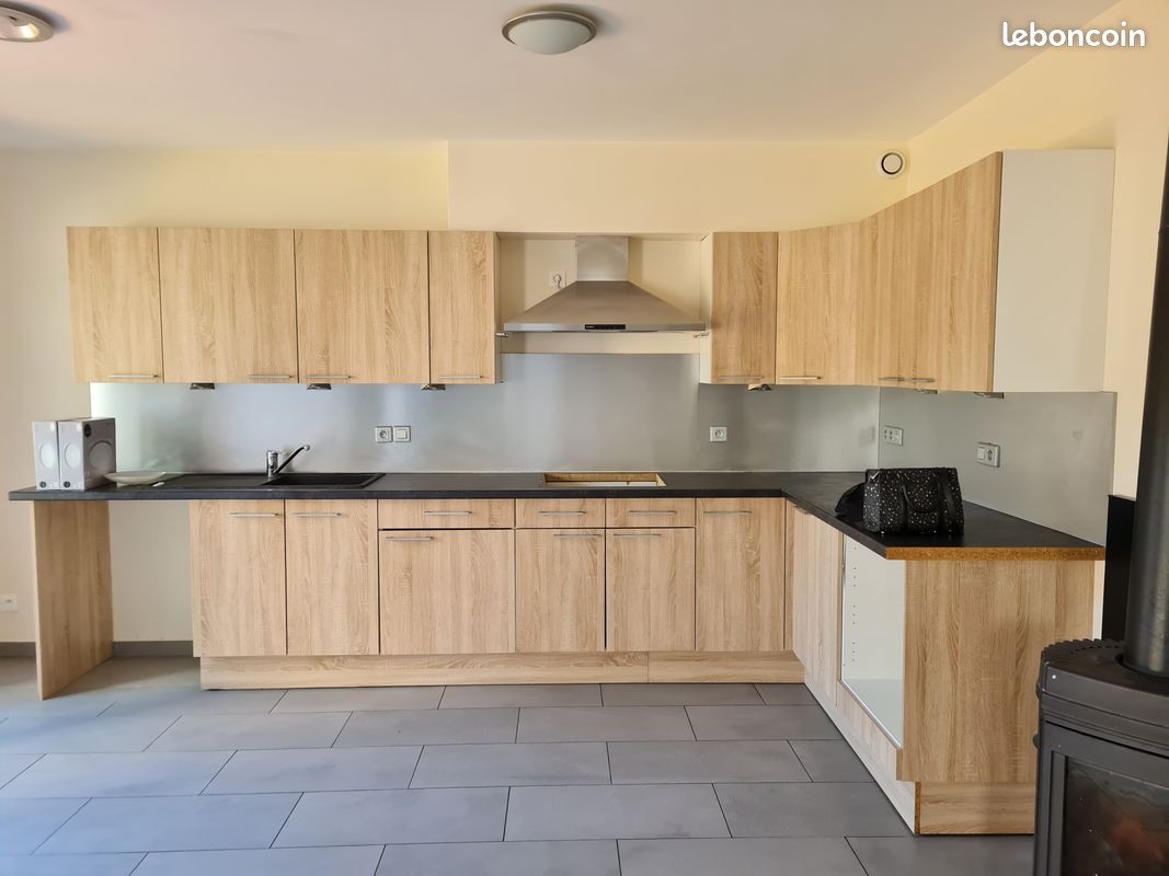 Maison 5 pièces 81 m² · à Saint-Gingolph · 81 m² · 2 400 €/mois