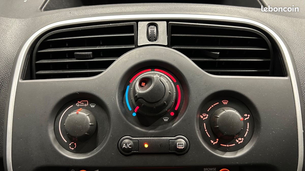 RENAULT KANGOO EXPRESS FOURGON 1.5 BLUEDCI 95 CONFORT TVA RECUPERABLe (image 10)