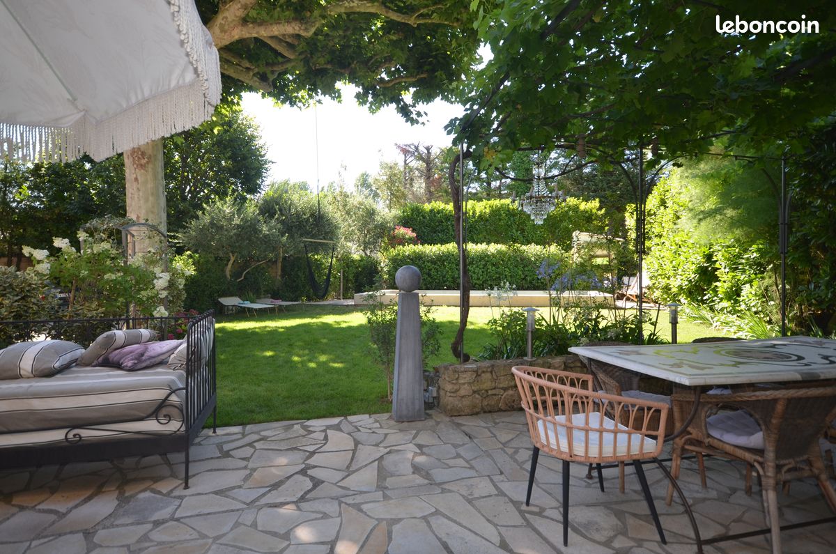 Maison 9 pièces 194 m² · à Noves · 194 m² · 549 000 €