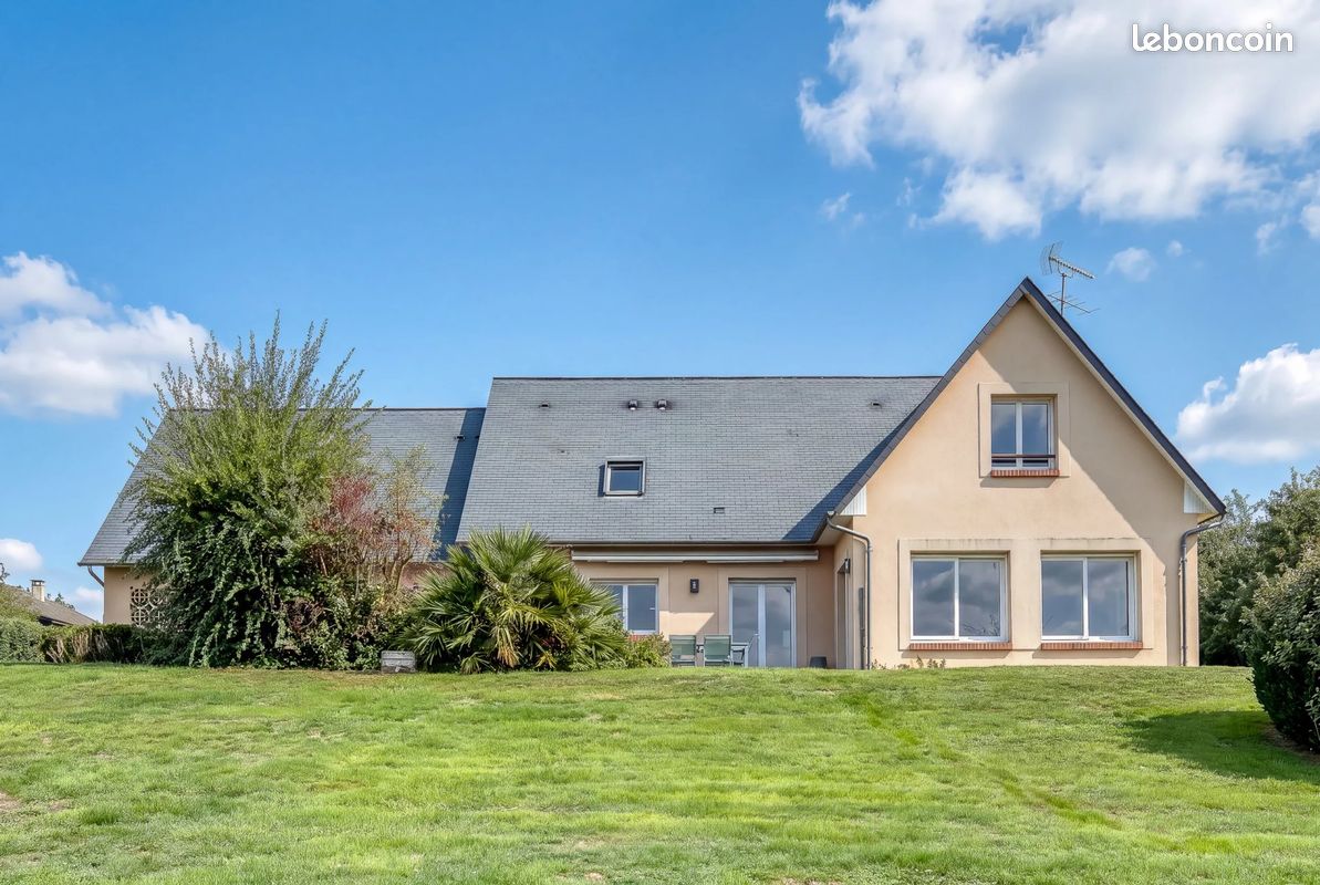Maison 7 pièces 218 m² · à Équemauville · 218 m² · 576 000 €