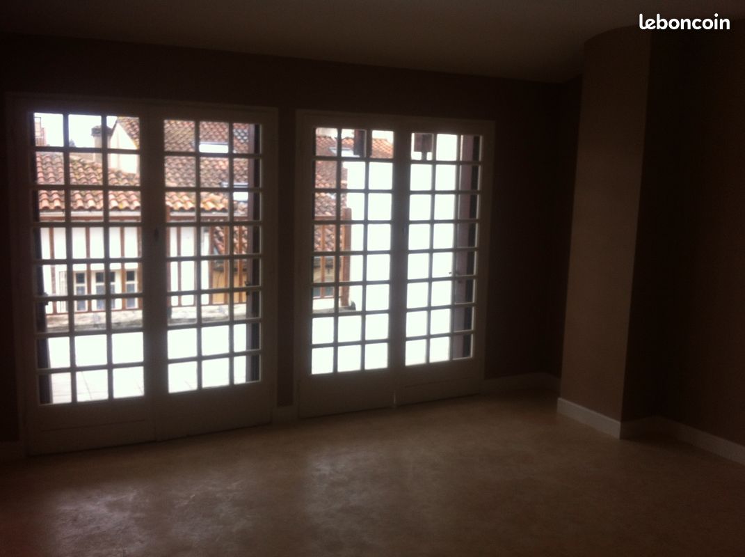 Appartement 1 pièce 40 m² · à Villeneuve-sur-Lot · 40 m² · 375 €