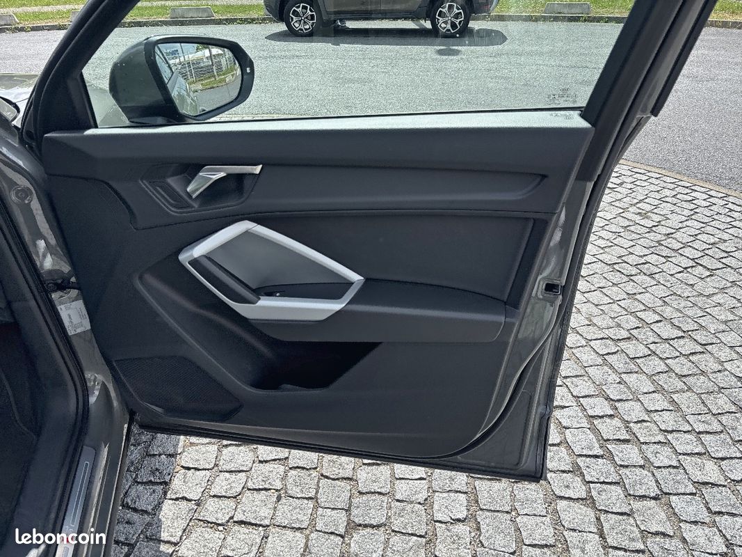 AUDI Q3 Sportback 35 TFSI 150 ch S tronic 7 S line (image 29)