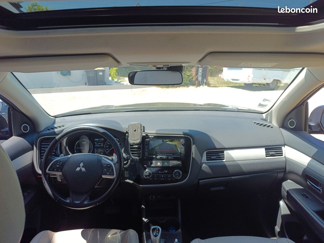 Mitsubishi Outlander PHEV Instyle 2014 (image 3)