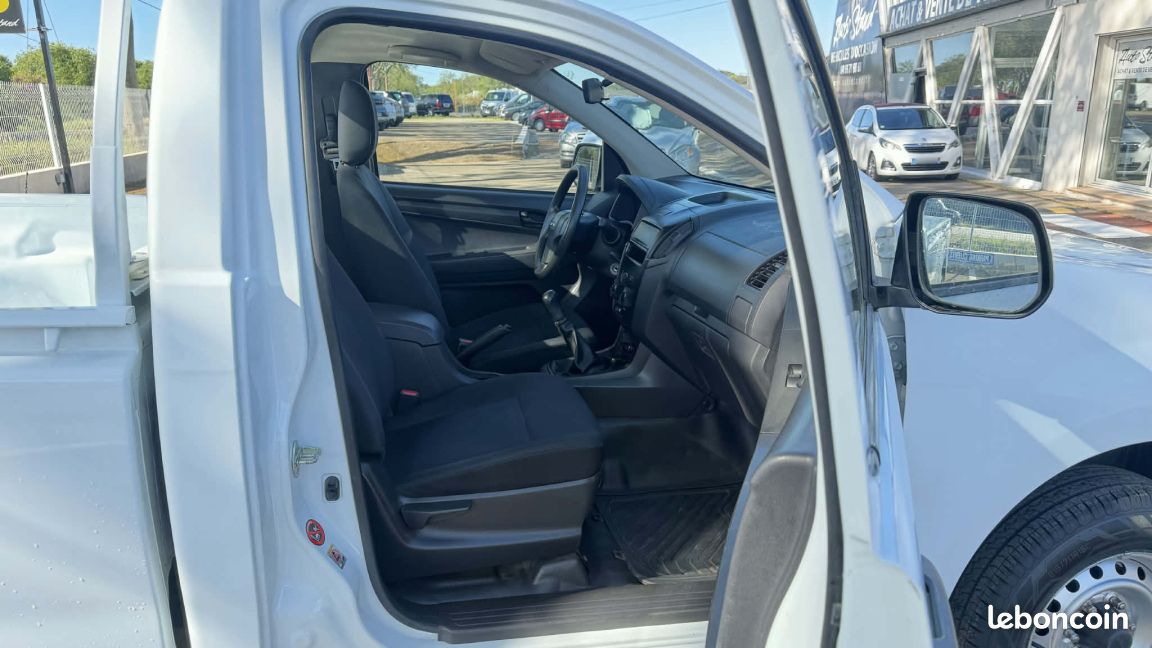 Isuzu D-max 2.5 Turbo Diesel163cv 4X2 Single Cab Pick-Up (image 9)