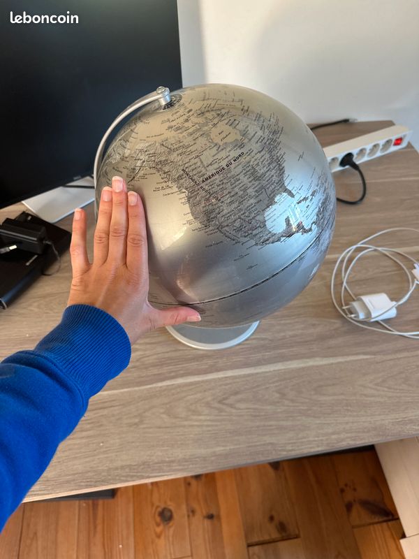Globe terrestre (image 2)