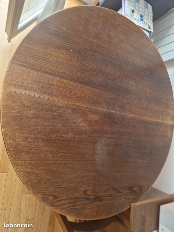 Table et chaises en bois (image 3)