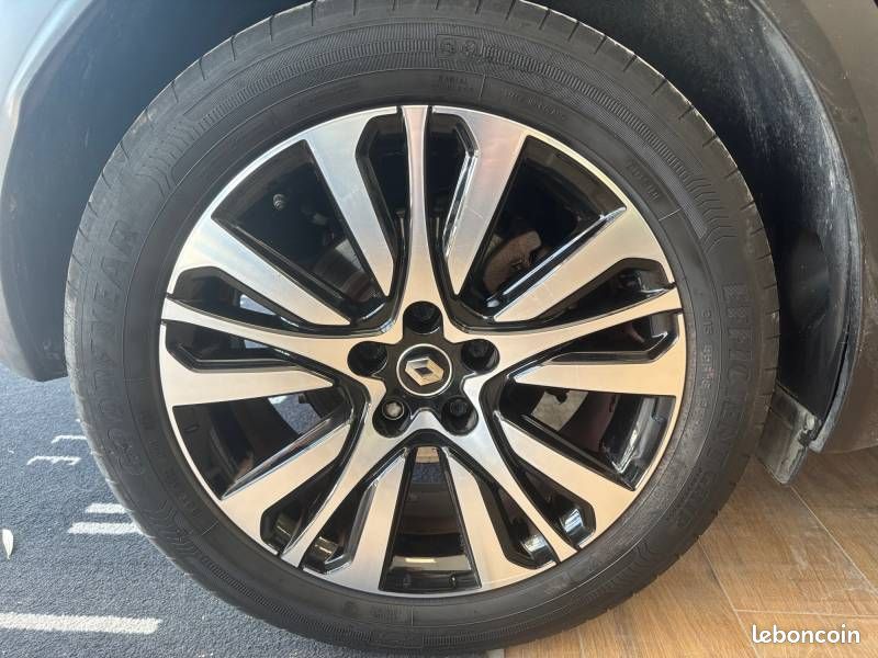 Renault Captur E-Tech Plug-in 160 Initiale Paris (image 18)
