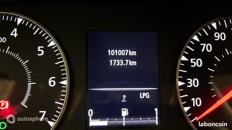 Dacia Duster 1.0 ECO-G 100ch 15 ans 4x2 - E6U (image 9)