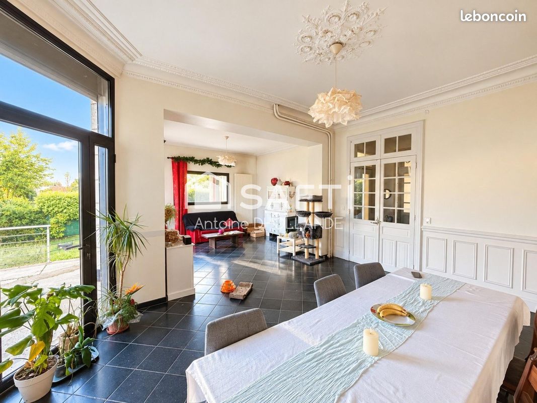 Maison 12 pièces 287 m² · à Saint-Quentin · 287 m² · 249 000 €