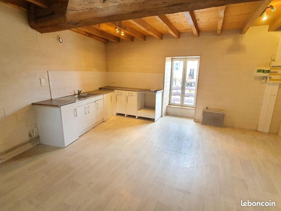 Appartement 3 pièces 93 m² · à Chalamont · 93 m² · 600 €/mois