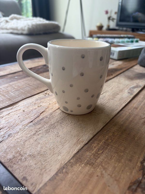 Tasse à pois, tasse blanche, mug blanc, mug à pois (image 1)