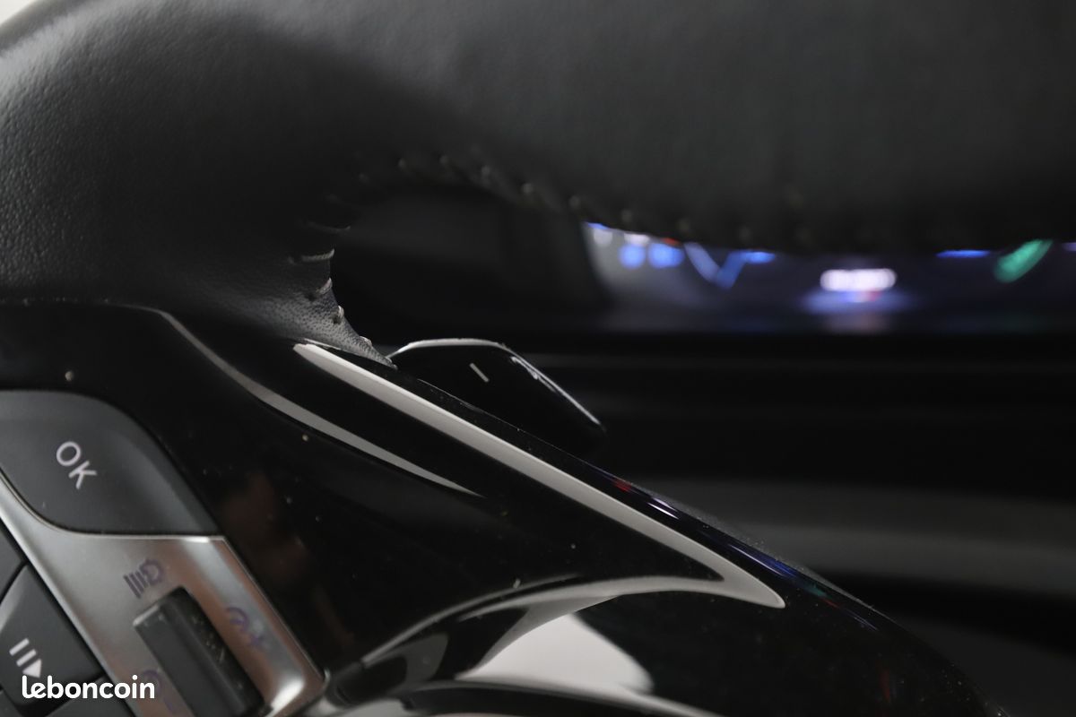 Peugeot 408 1.6 PHEV Allure Pack e-EAT8 225 ch (image 18)