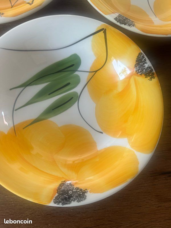 Lot de 4 assiettes creuses peintes à la main – Céramique italienne Pavots Jaunes (image 2)