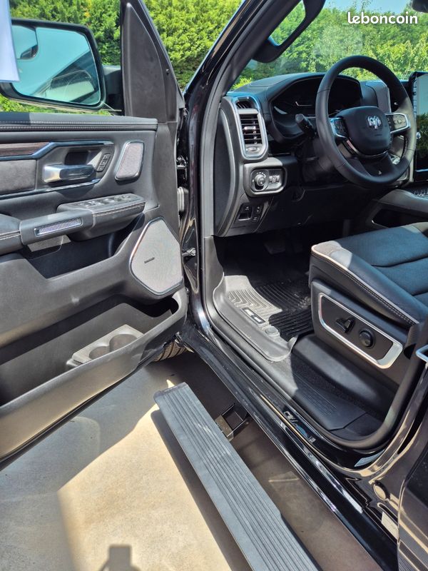Dodge Ram 1500 L6 3L Laramie Air Night Edition 2025 NEUF (image 9)