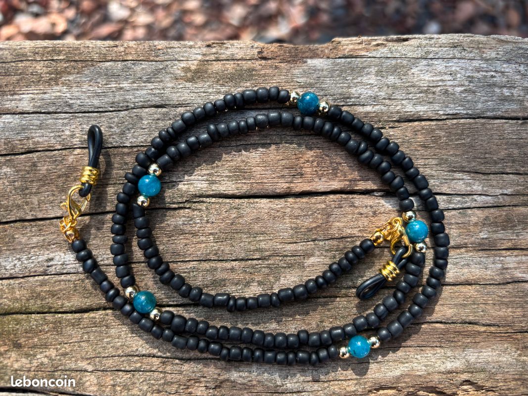 Chaîne cordons à lunettes de soleil, perles noires et Apatite