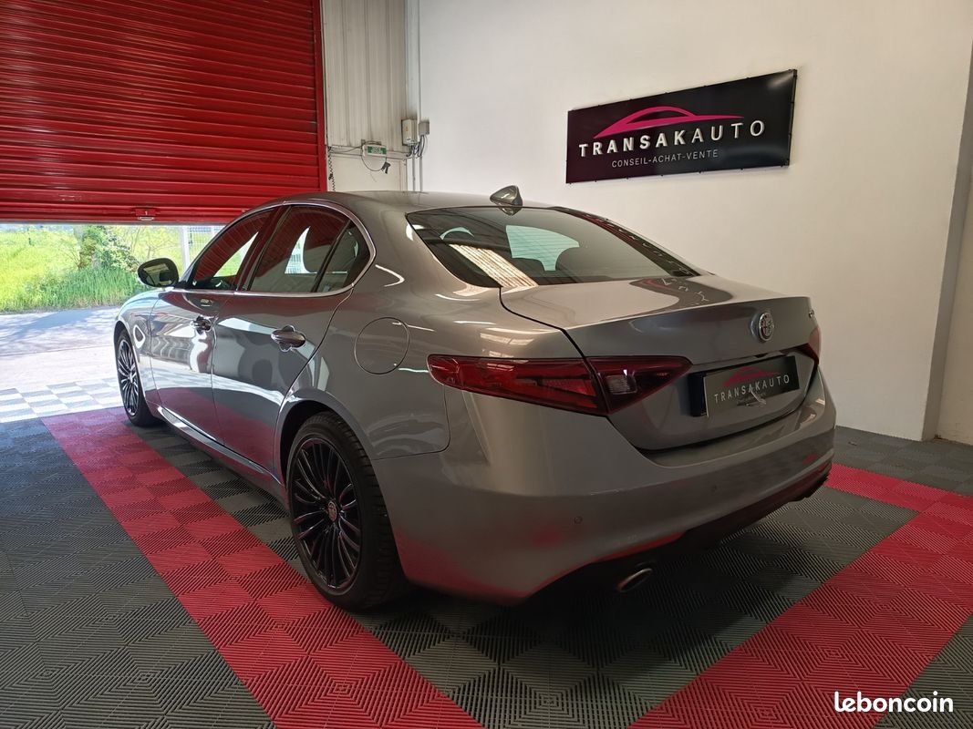 ALFA ROMEO GIULIA MY19 2.2 190 CH AT8 EXECUTIVE - ATTELAGE / CAMERA / Garantie (image 3)