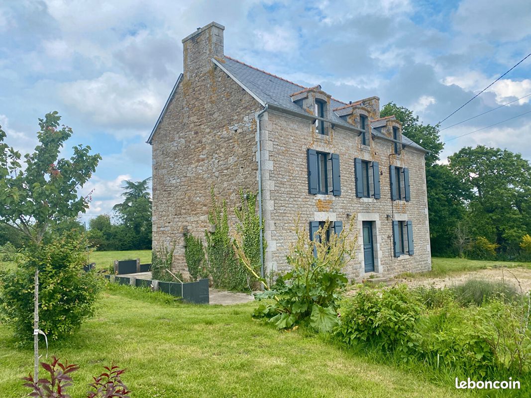 Maison 8 pièces 157 m² · à Calorguen · 157 m² · 352 700 €