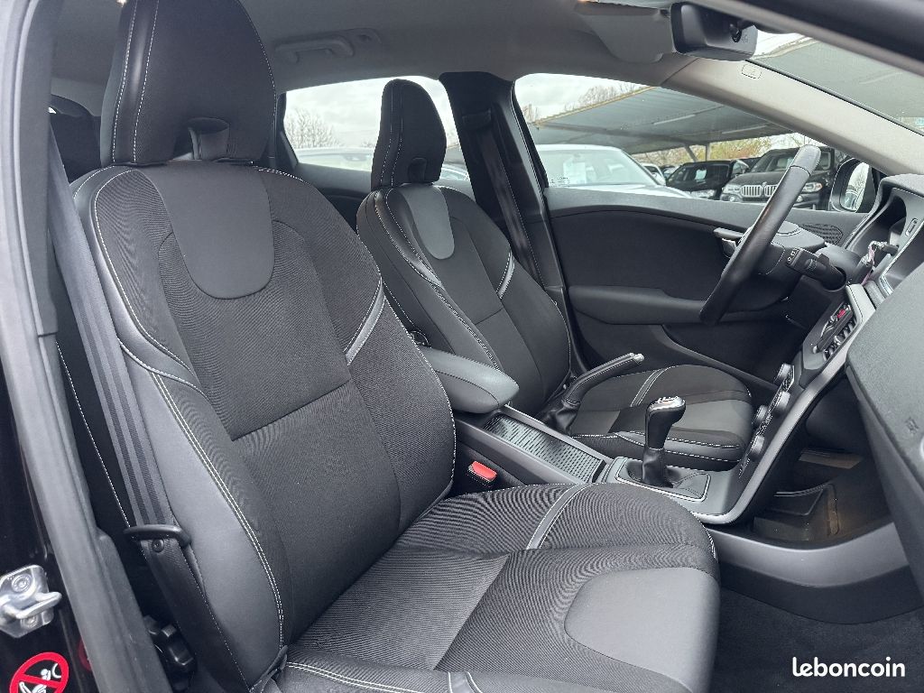 Volvo V40 D2 120 ch Momentum (image 6)