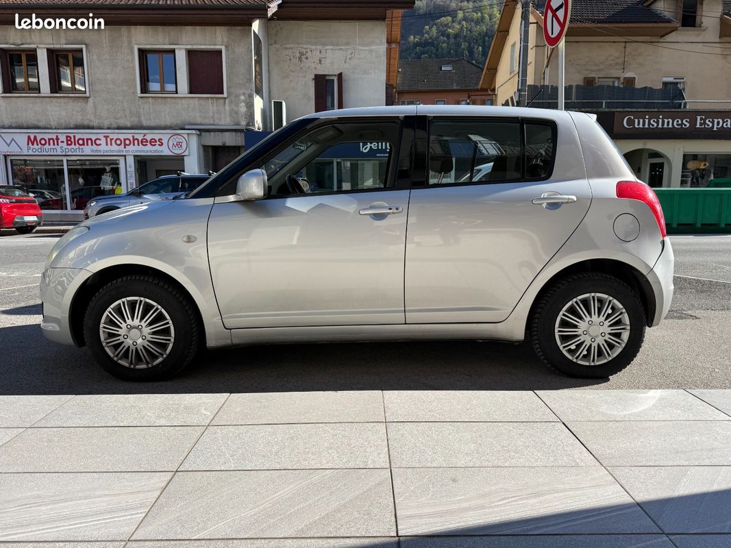 SUZUKI SWIFT 1.3 GLX 4x4 (image 2)