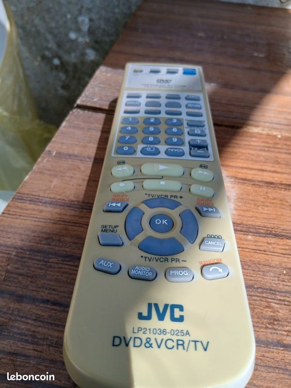 Télécommandes jvc (image 4)