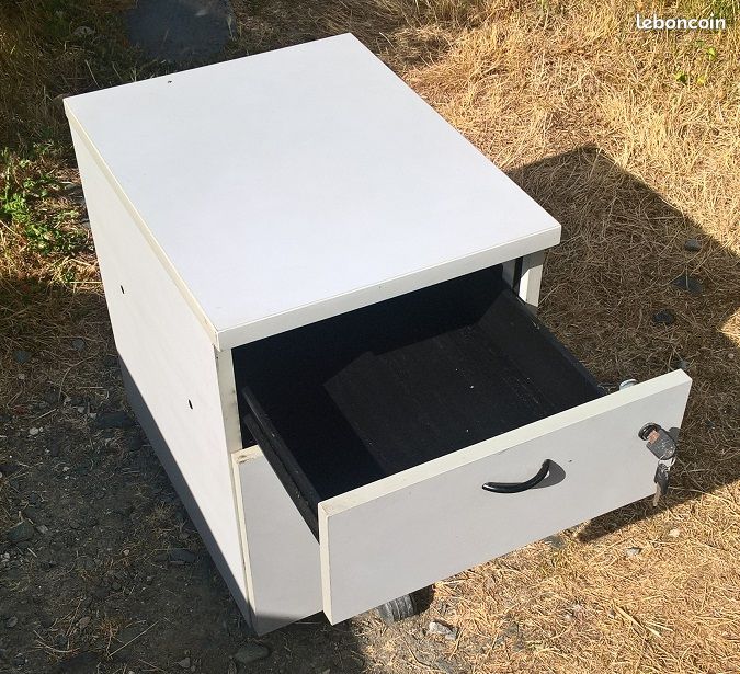 Meuble de bureau à tiroirs (image 2)