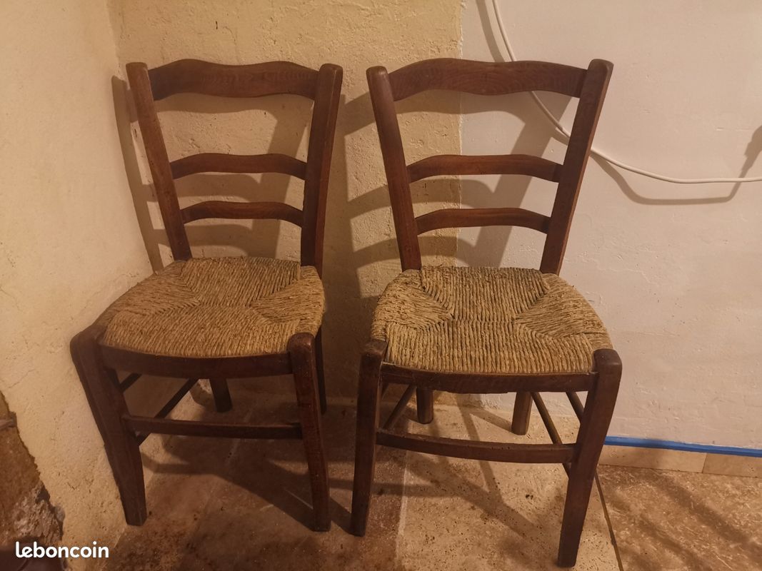 Chaises en bois (image 1)