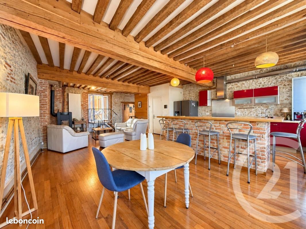 Maison 8 pièces 242 m² · à Bourbon-Lancy · 242 m² · 180 000 €