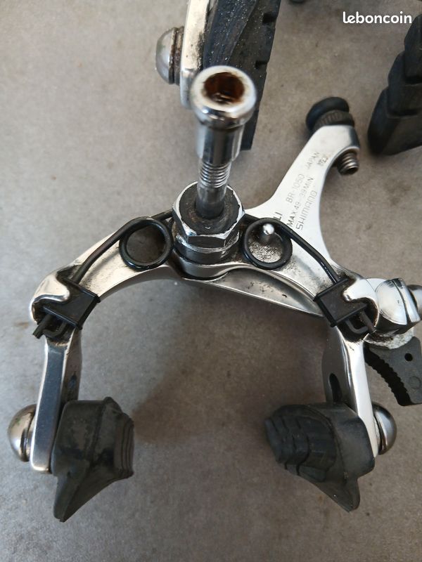 4 soupapes d'échappement peugeot 504 505 essence à vendre