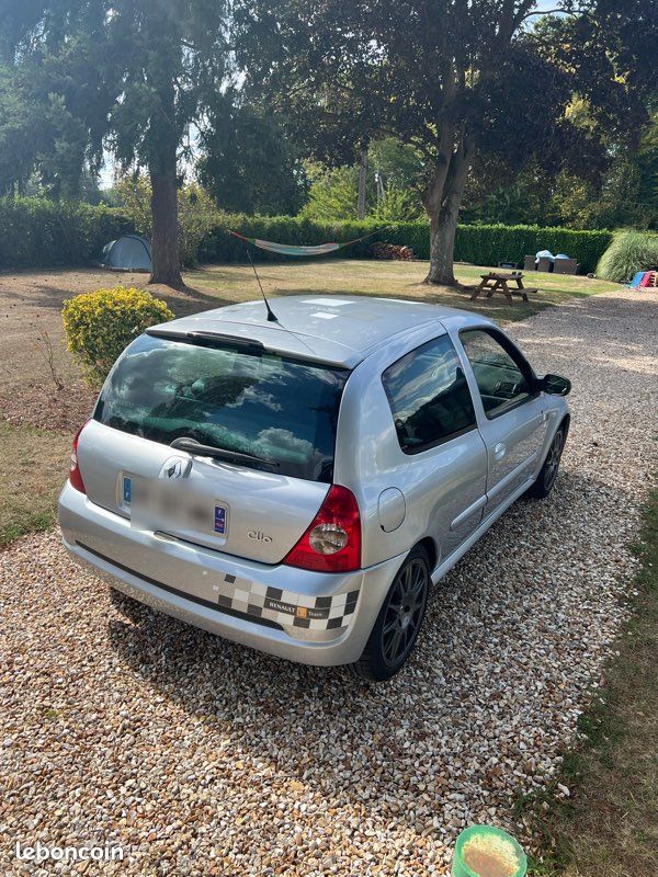 Renault Clio 2 RS 172 (image 2)