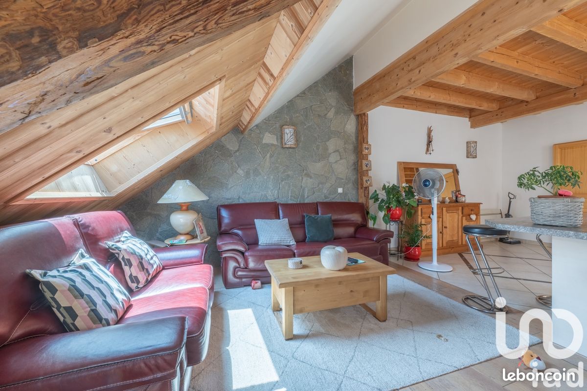 Appartement 4 pièces 111 m² · à Le Bourg-d'Oisans · 111 m² · 270 000 €
