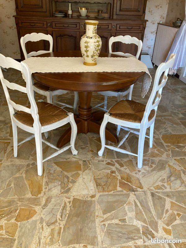 Table ronde merisier et 4 chaises louis Philippe (image 1)