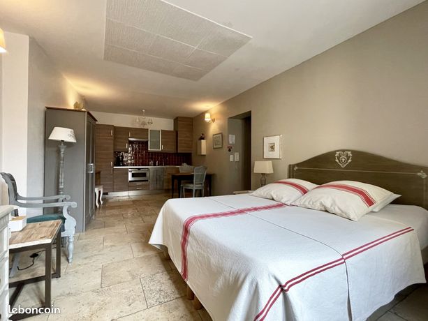 Studio 1 pièce 33 m²
