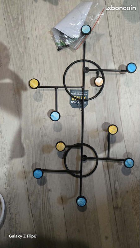 Porte manteau , fer forgé et rond coloré, 55cm X 35 cm (image 4)