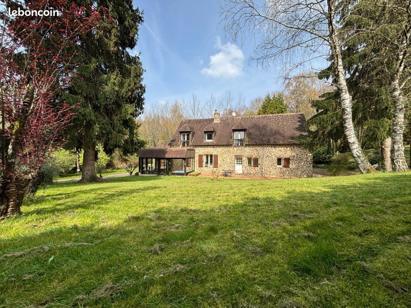 Maison 5 pièces 160 m² · à Port-Brillet · 160 m² · 325 000 €