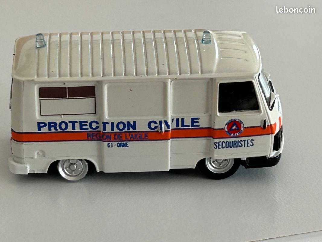 PEUGEOT J9 POMPIER VSAB Haute Saone 70 par NOREV V4787 au 1/43 EUR 69