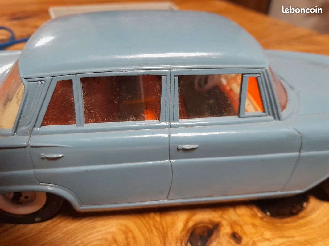Jouet Ancien Mercedes Gama 475 - Voiture à Friction Tôle Et Plastique Joustra - Occasion