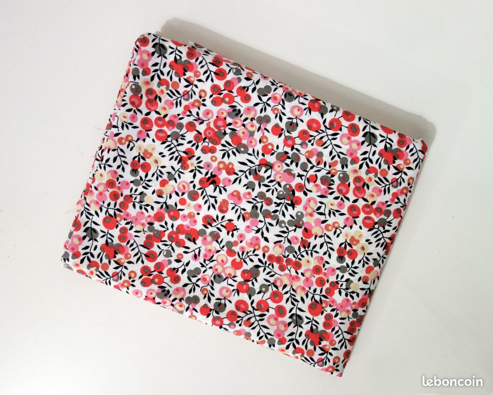 Coupon De Tissu Liberty - Motif Petites Fleurs Multicolores - 54 X 60 Cm - Coton Neuf