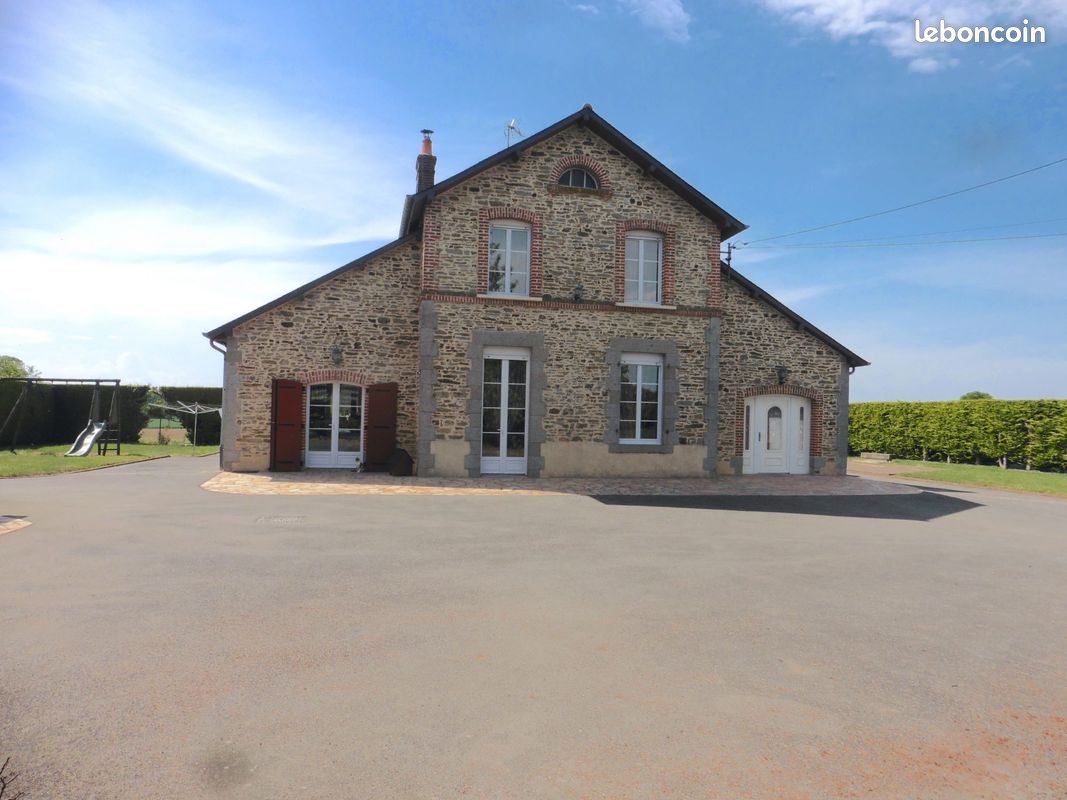 Maison 6 pièces 197 m² · à La Guerche-de-Bretagne · 197 m² · 343 000 €