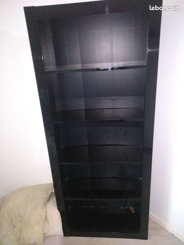 Meuble noir (image 1)