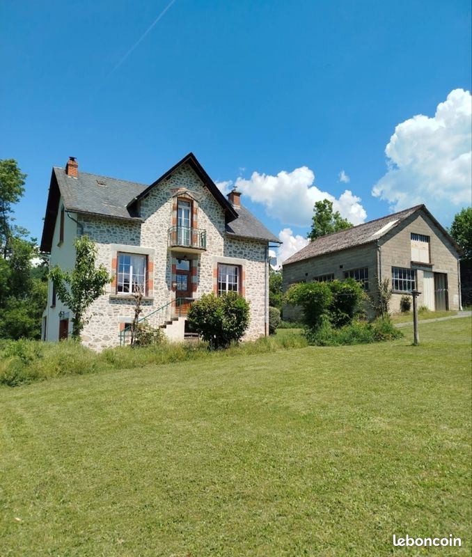 Maison 4 pièces 143 m² · à Lanobre · 143 m² · 172 800 €