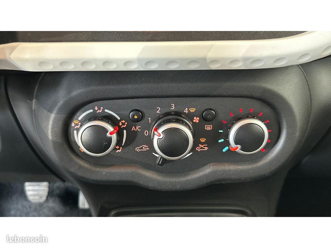 RENAULT TWINGO 1.0 Sce 65 ch - FAIBLE KILOMETRAGE - BLUETOOTH (image 27)