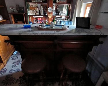 Tonneau Bar wolfburn | meuble gravé