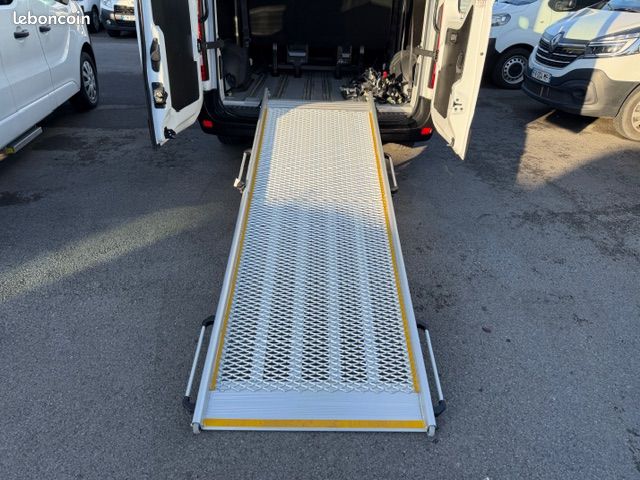 20990 HT - RENAULT Master TPMR 4 Fauteuils Roulants Combi 9 places L2H2 DCI 135 Grand Confort 2,3 L - 12/2020 - 129800 kms (image 11)