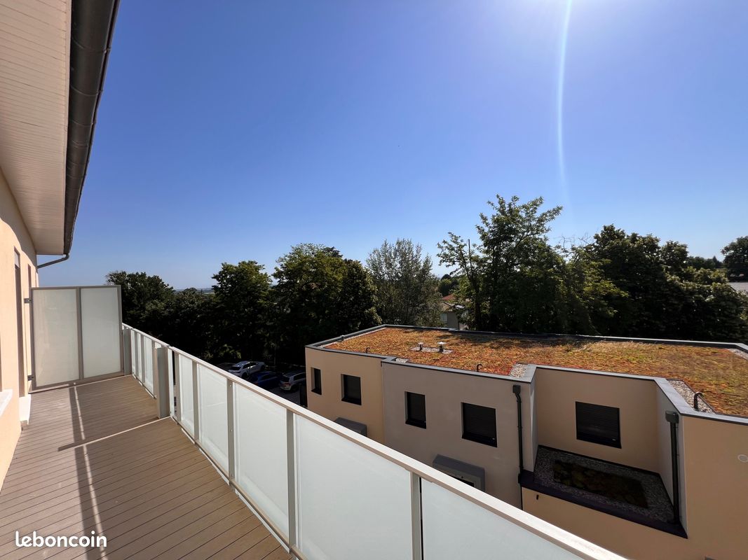 Appartement 4 pièces 98 m² · à Saint-Bonnet-de-Mure · 98 m² · 1 375 €