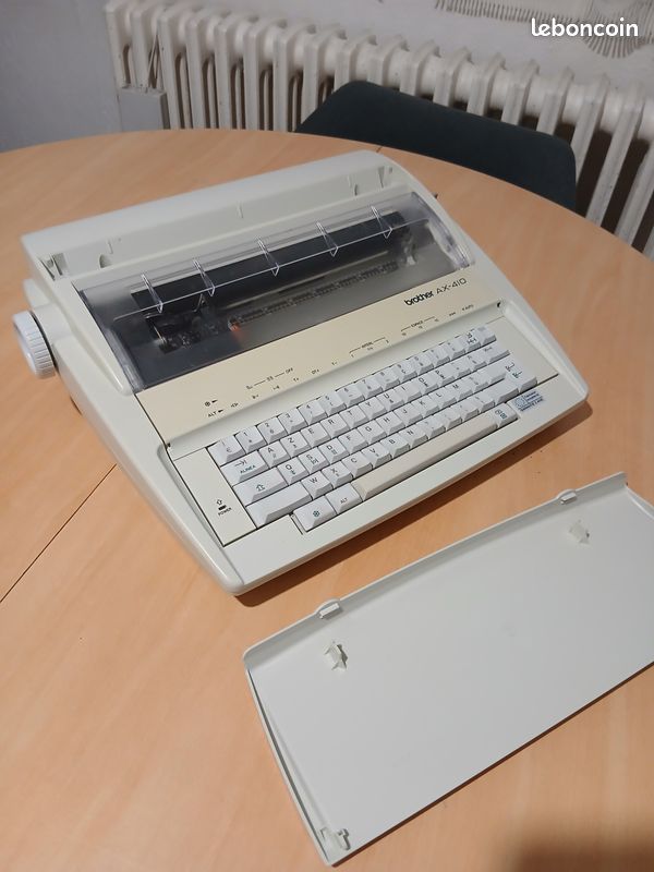 Machine à écrire électrique Brother AX 410 (image 2)